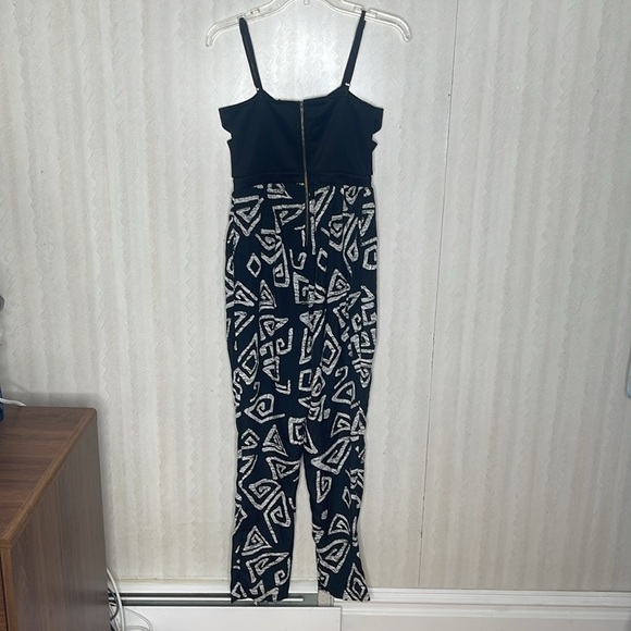 ❤️ FIRE Los Angelas Jumpsuit Black White Built in Bra Geometric Jumpsuit Size M - Picture 6 of 8